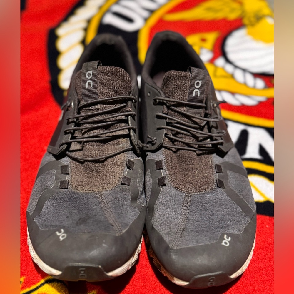 ON RUNNING Men’s Sneakers